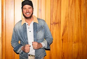 Luke Bryan - Country And She Knows It